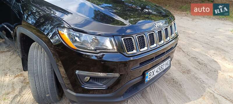 Внедорожник / Кроссовер Jeep Compass 2017 в Славуте