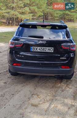 Внедорожник / Кроссовер Jeep Compass 2017 в 