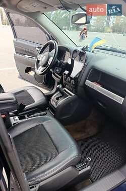 Внедорожник / Кроссовер Jeep Compass 2015 в 
