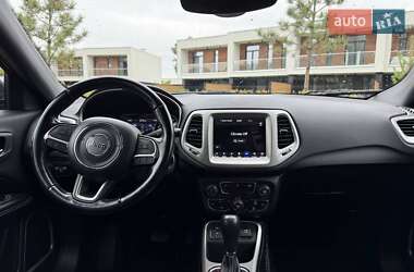 Внедорожник / Кроссовер Jeep Compass 2019 в 