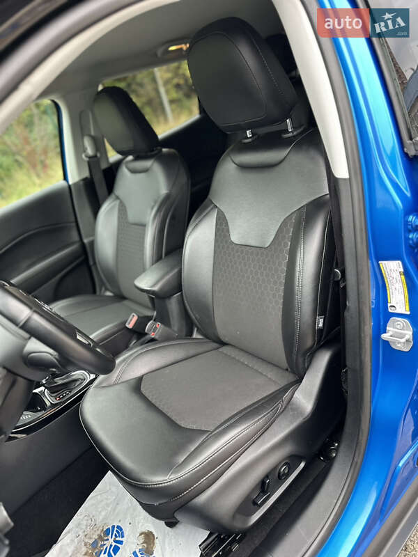 Внедорожник / Кроссовер Jeep Compass 2020 в Киеве
