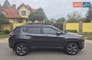 Внедорожник / Кроссовер Jeep Compass 2018 в 