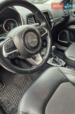 Внедорожник / Кроссовер Jeep Compass 2018 в 