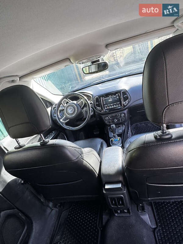 Внедорожник / Кроссовер Jeep Compass 2018 в Змиеве