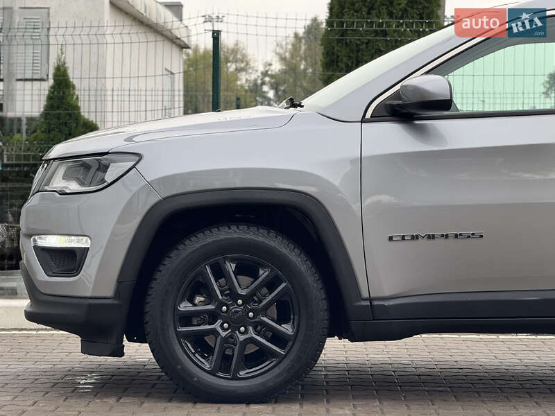 Внедорожник / Кроссовер Jeep Compass 2020 в Киеве