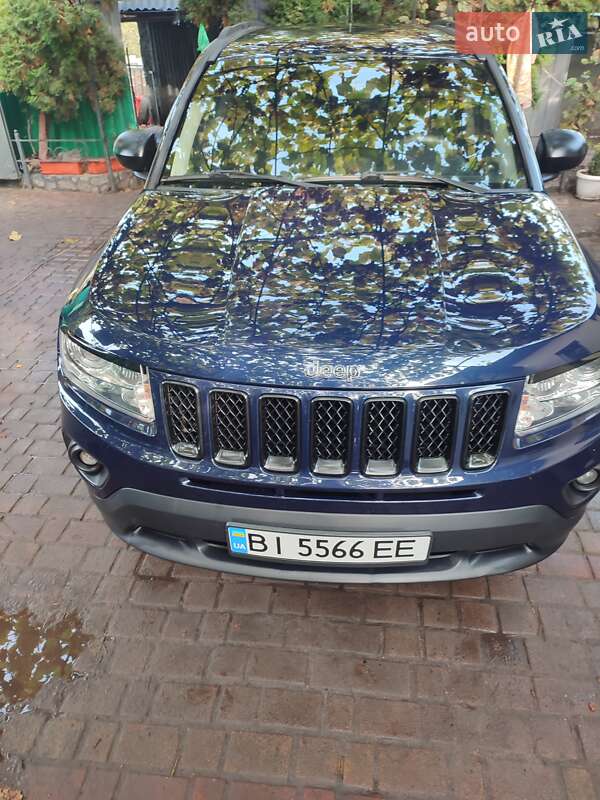 Внедорожник / Кроссовер Jeep Compass 2012 в Гадяче