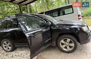 Внедорожник / Кроссовер Jeep Compass 2012 в 