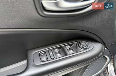 Внедорожник / Кроссовер Jeep Compass 2019 в 