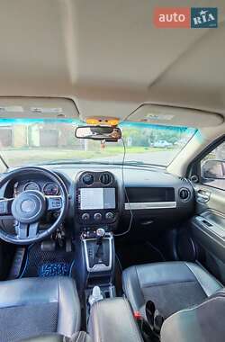 Внедорожник / Кроссовер Jeep Compass 2014 в 