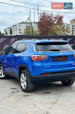 Внедорожник / Кроссовер Jeep Compass 2018 в 