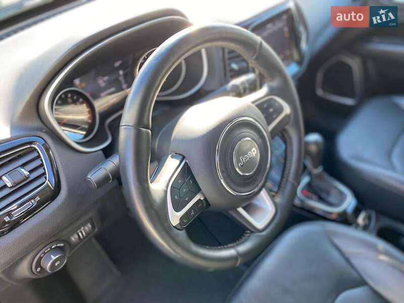 Внедорожник / Кроссовер Jeep Compass 2017 в Киеве