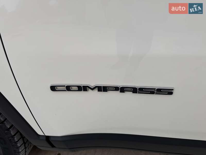 Внедорожник / Кроссовер Jeep Compass 2017 в Киеве