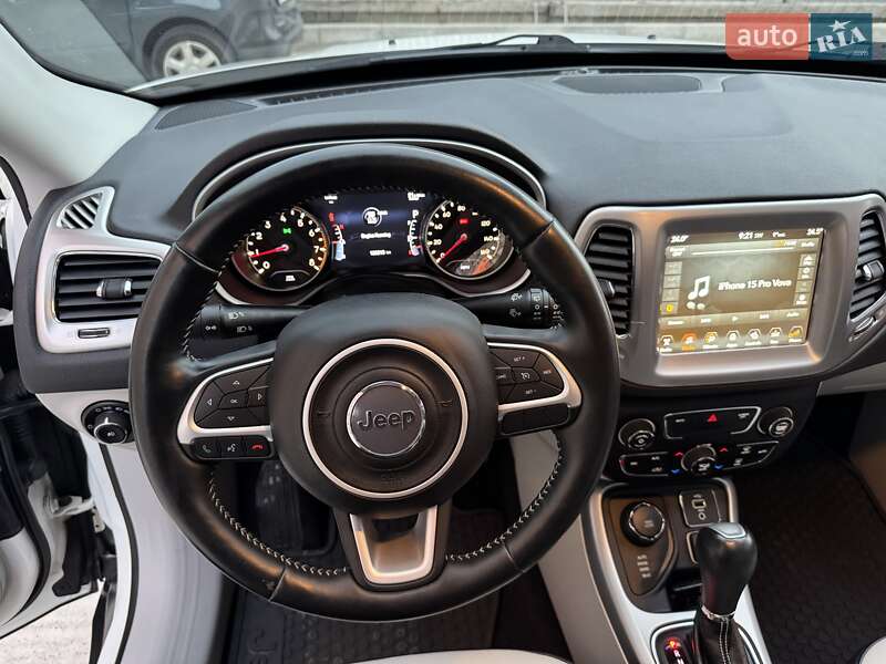 Внедорожник / Кроссовер Jeep Compass 2017 в Киеве