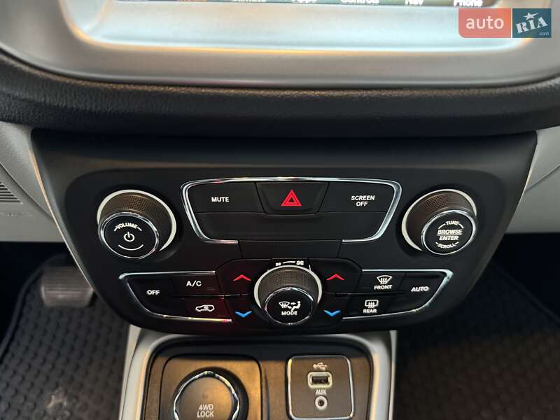 Внедорожник / Кроссовер Jeep Compass 2017 в Киеве