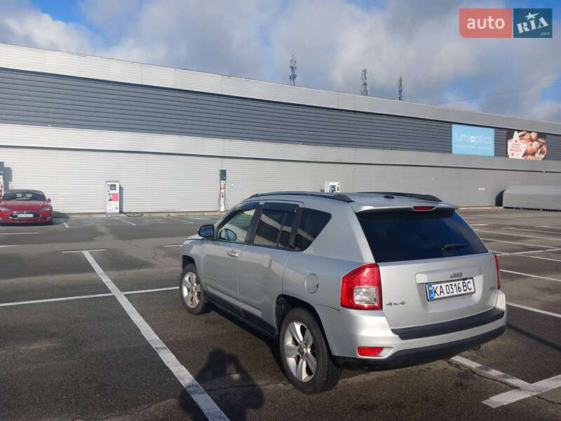 Внедорожник / Кроссовер Jeep Compass 2012 в Киеве