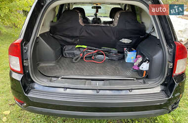 Внедорожник / Кроссовер Jeep Compass 2012 в 