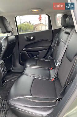 Внедорожник / Кроссовер Jeep Compass 2017 в 