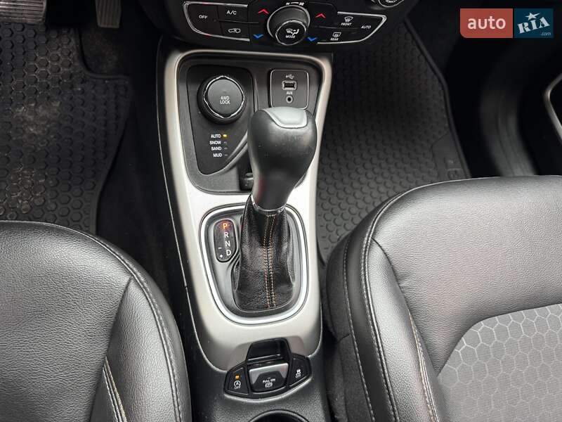 Внедорожник / Кроссовер Jeep Compass 2017 в Киеве фото 35 Внедорожник / Кроссовер Jeep Compass 2017 в Киеве