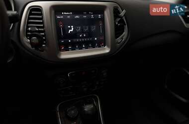 Внедорожник / Кроссовер Jeep Compass 2017 в 