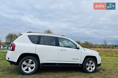 Внедорожник / Кроссовер Jeep Compass 2015 в 