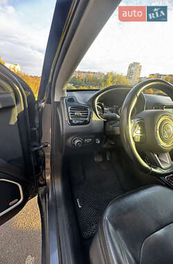 Внедорожник / Кроссовер Jeep Compass 2018 в 