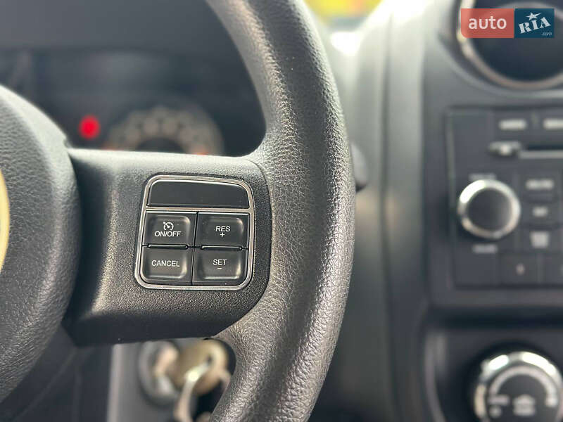Внедорожник / Кроссовер Jeep Compass 2014 в Днепре