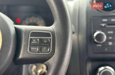 Внедорожник / Кроссовер Jeep Compass 2014 в 