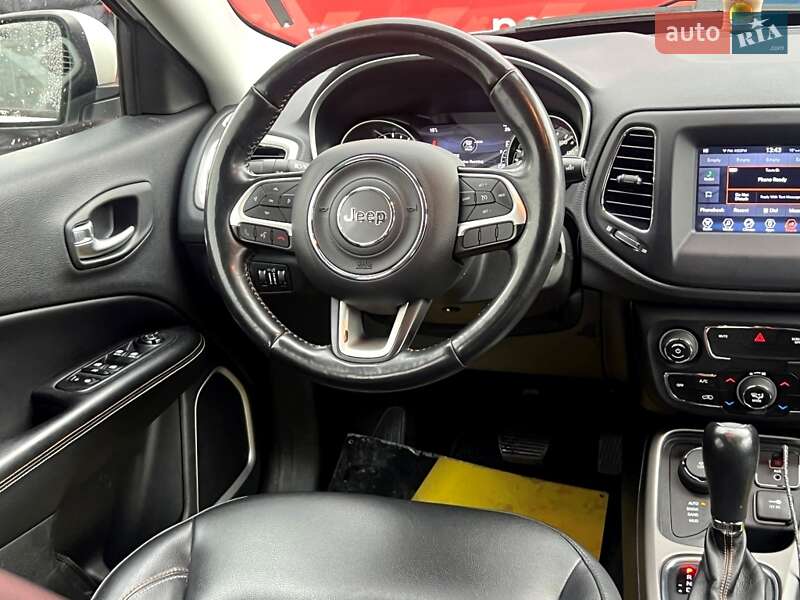 Внедорожник / Кроссовер Jeep Compass 2017 в Киеве