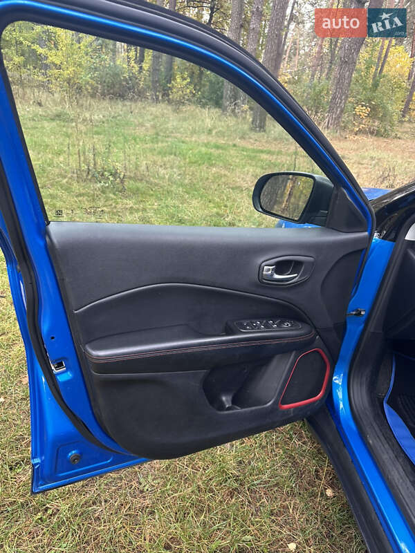 Позашляховик / Кросовер Jeep Compass 2017 в Києві фото 22 Позашляховик / Кросовер Jeep Compass 2017 в Києві