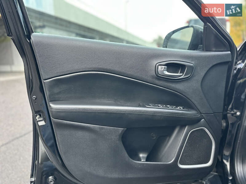Позашляховик / Кросовер Jeep Compass 2019 в Києві фото 29 Позашляховик / Кросовер Jeep Compass 2019 в Києві