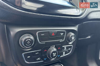 Внедорожник / Кроссовер Jeep Compass 2019 в 