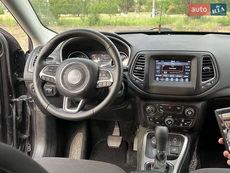 Внедорожник / Кроссовер Jeep Compass 2017 в Каменском