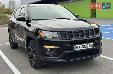 Внедорожник / Кроссовер Jeep Compass 2018 в 
