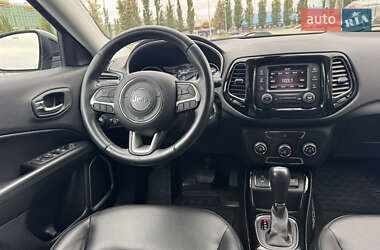 Внедорожник / Кроссовер Jeep Compass 2018 в 