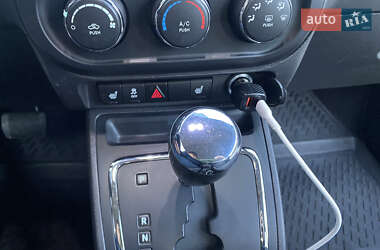 Позашляховик / Кросовер Jeep Compass 2011 в 