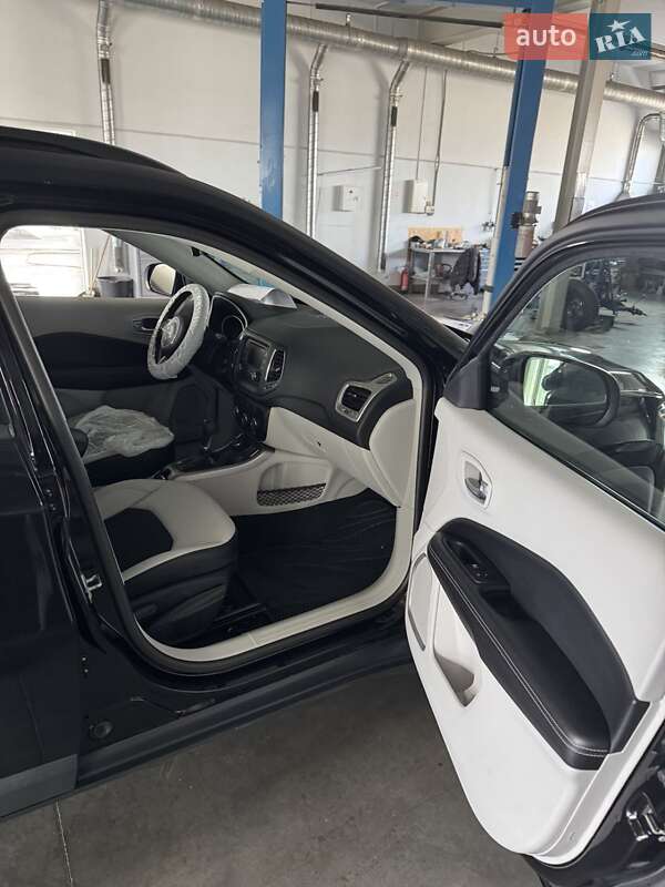 Позашляховик / Кросовер Jeep Compass 2017 в Тернополі фото 10 Позашляховик / Кросовер Jeep Compass 2017 в Тернополі