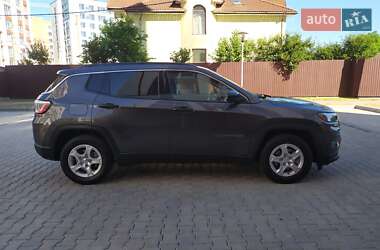 Внедорожник / Кроссовер Jeep Compass 2022 в 