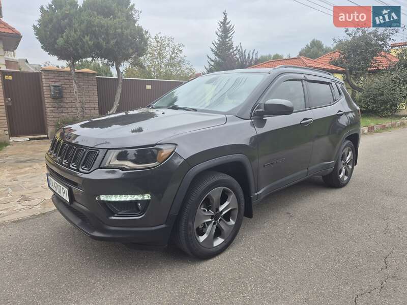Позашляховик / Кросовер Jeep Compass 2018 в 