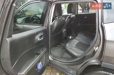Внедорожник / Кроссовер Jeep Compass 2018 в 