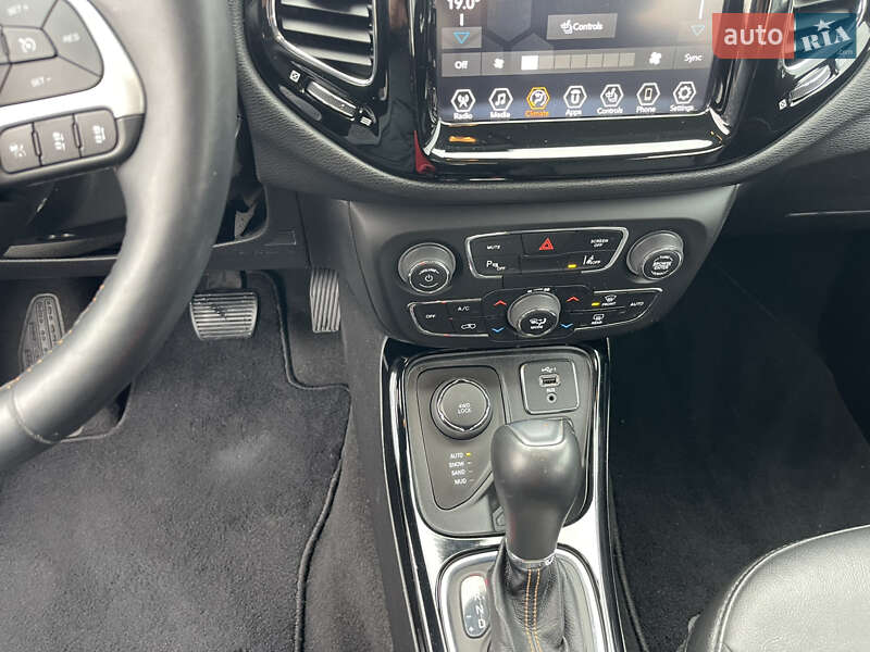 Позашляховик / Кросовер Jeep Compass 2021 в Чернівцях