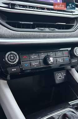 Внедорожник / Кроссовер Jeep Compass 2021 в 