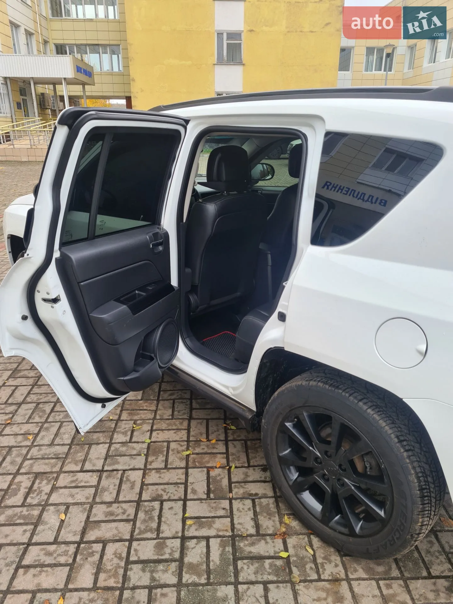 2015 Jeep Compass - мініатюра 16