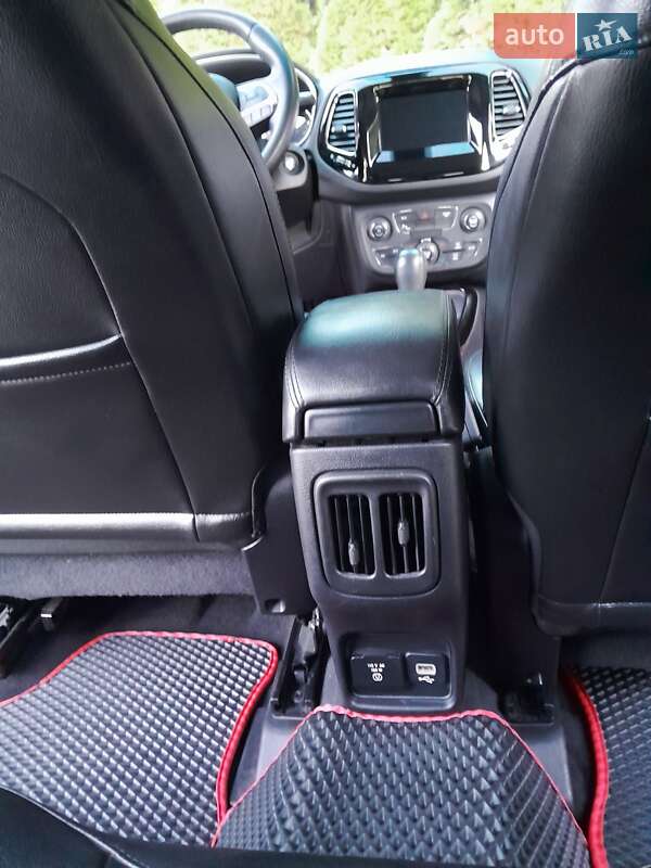 Внедорожник / Кроссовер Jeep Compass 2018 в Киеве