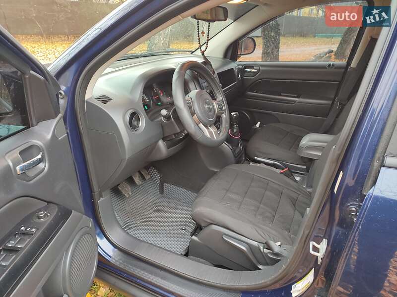 Внедорожник / Кроссовер Jeep Compass 2012 в Гадяче