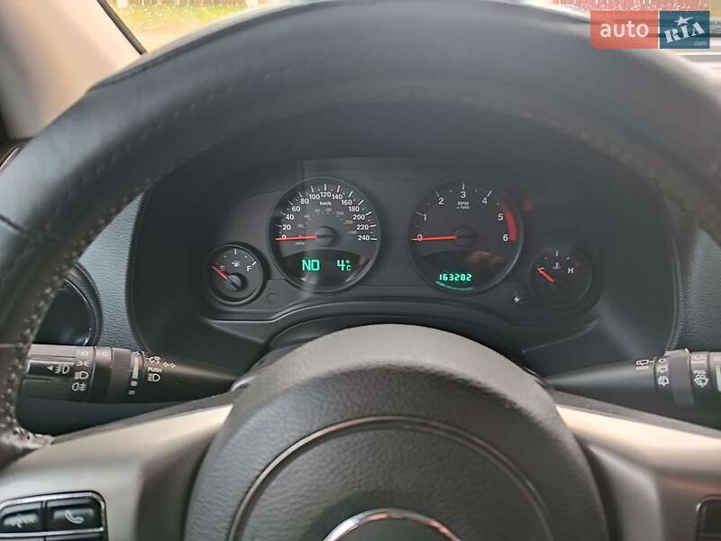 Внедорожник / Кроссовер Jeep Compass 2012 в Гадяче