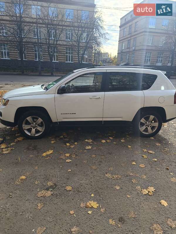 Внедорожник / Кроссовер Jeep Compass 2016 в Киеве