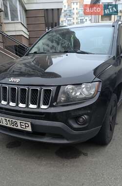 Внедорожник / Кроссовер Jeep Compass 2015 в Вишневом Внедорожник / Кроссовер Jeep Compass 2015 в Вишневом