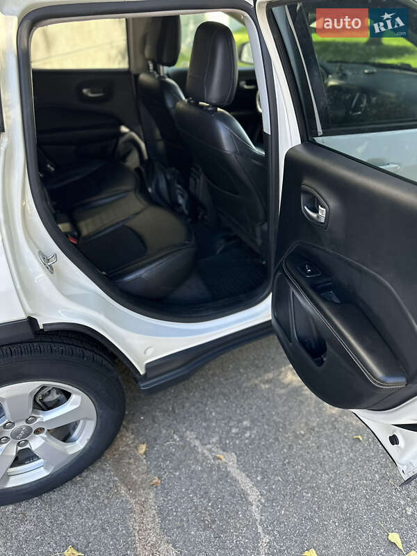 Внедорожник / Кроссовер Jeep Compass 2019 в Киеве фото 14 Внедорожник / Кроссовер Jeep Compass 2019 в Киеве