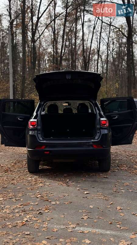 Внедорожник / Кроссовер Jeep Compass 2018 в Киеве