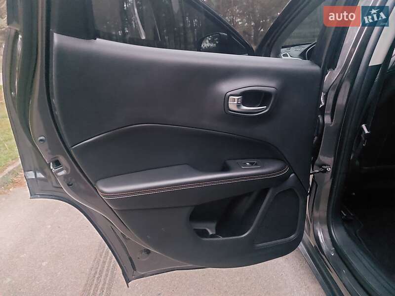 Внедорожник / Кроссовер Jeep Compass 2019 в Кременчуге